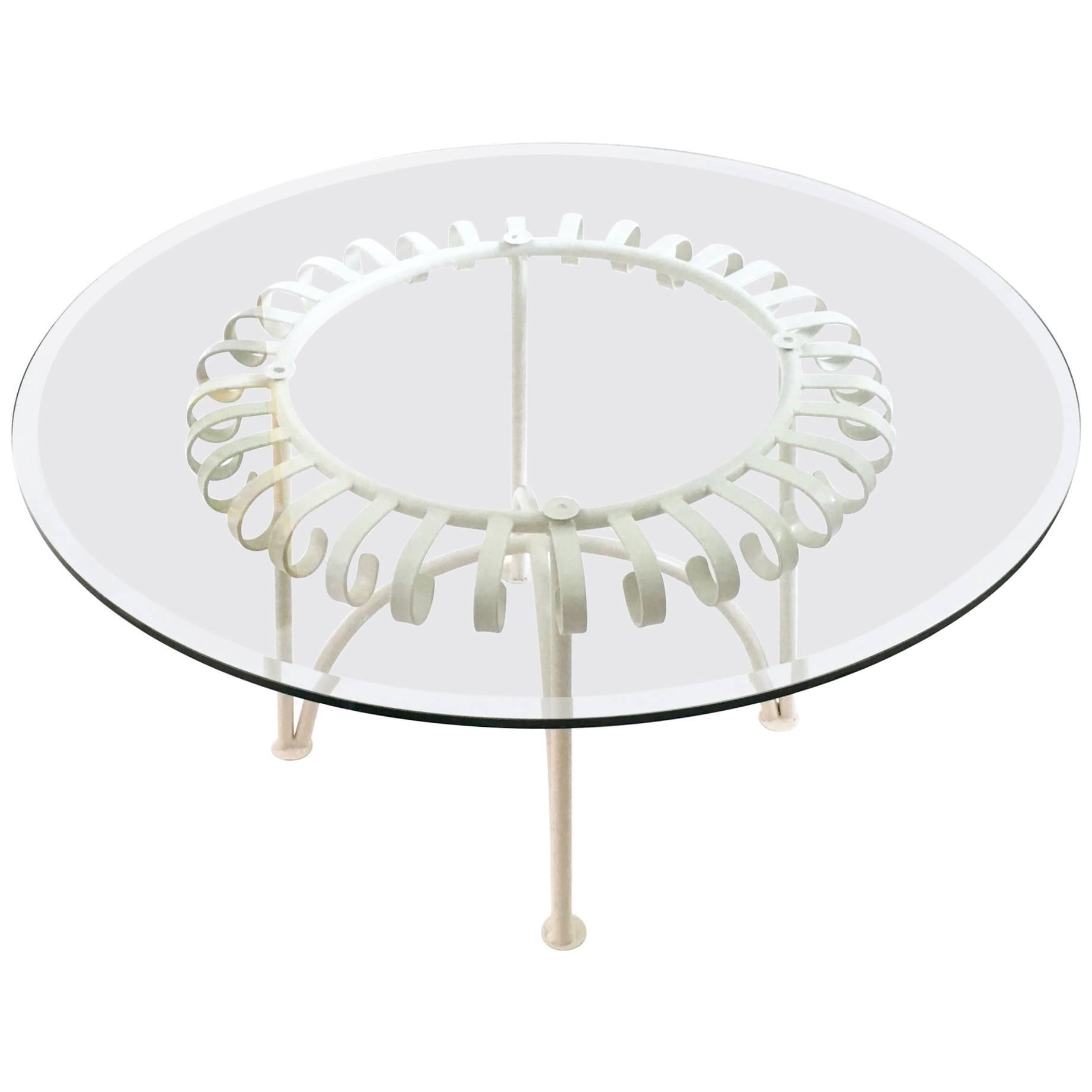 Midcentury White Varnished Metal Coffee Table with Round Glass Top, Italy 1950s
