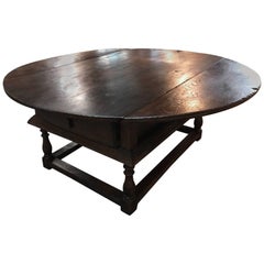 Outstanding and Rare Early 18th Century Italian  Round Table