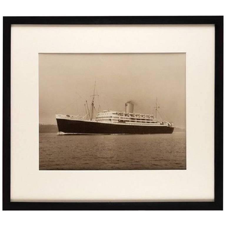 Silbergelatine-Fotodruck von Beken of Cowes of RMS Andes im Angebot