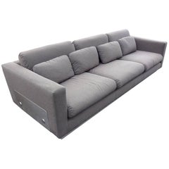 Sofa mit Untergestell aus gebürstetem Stahl in der Art von Michel Boyer