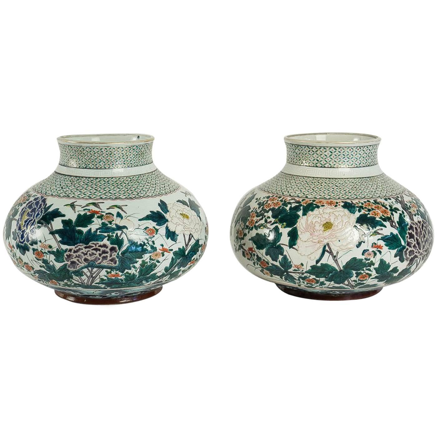 Pair of Vases Hydrangea & Cherry Tree in Kutani Ceramic, Meiji Period