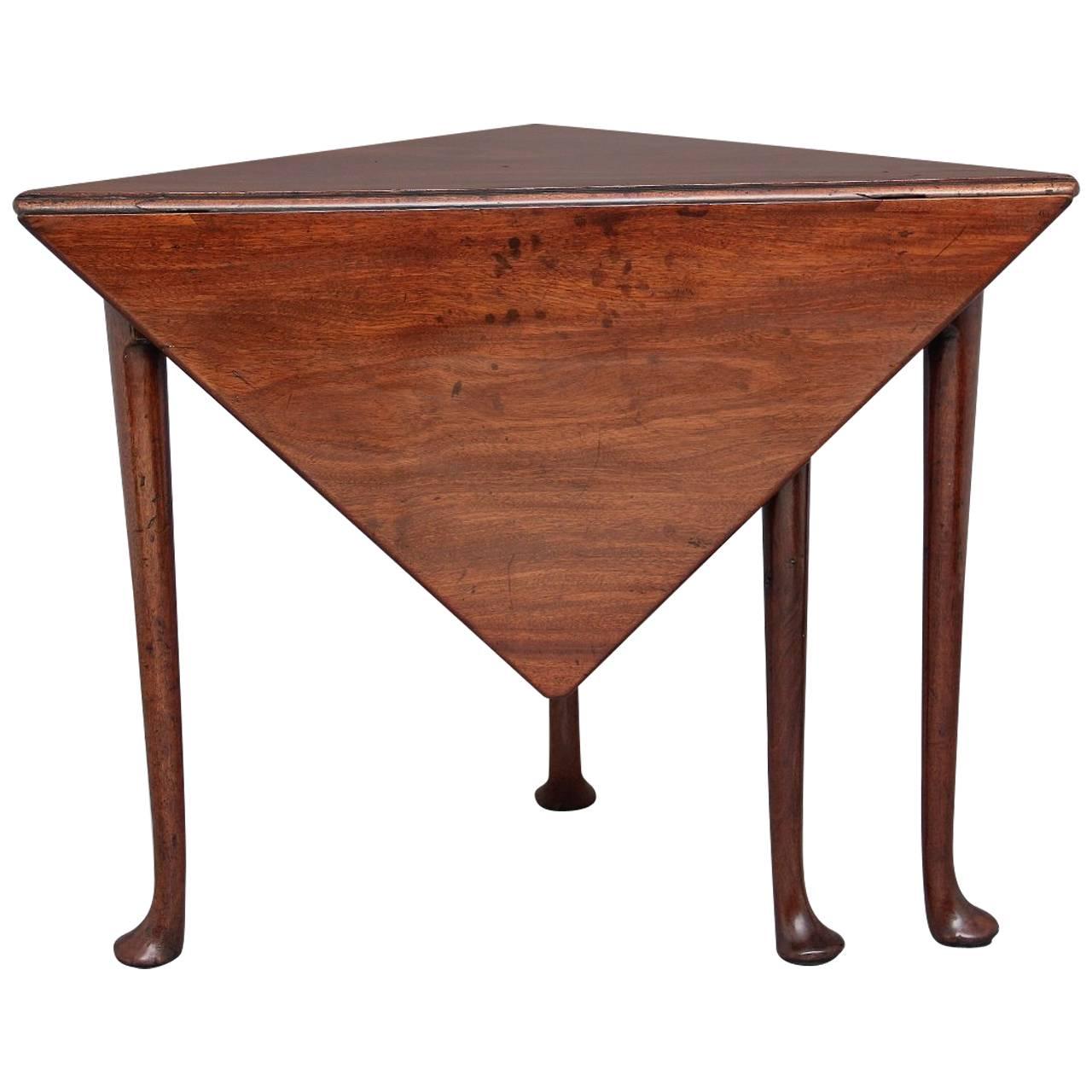 18th Century Mahogany Envelope / Corner Table