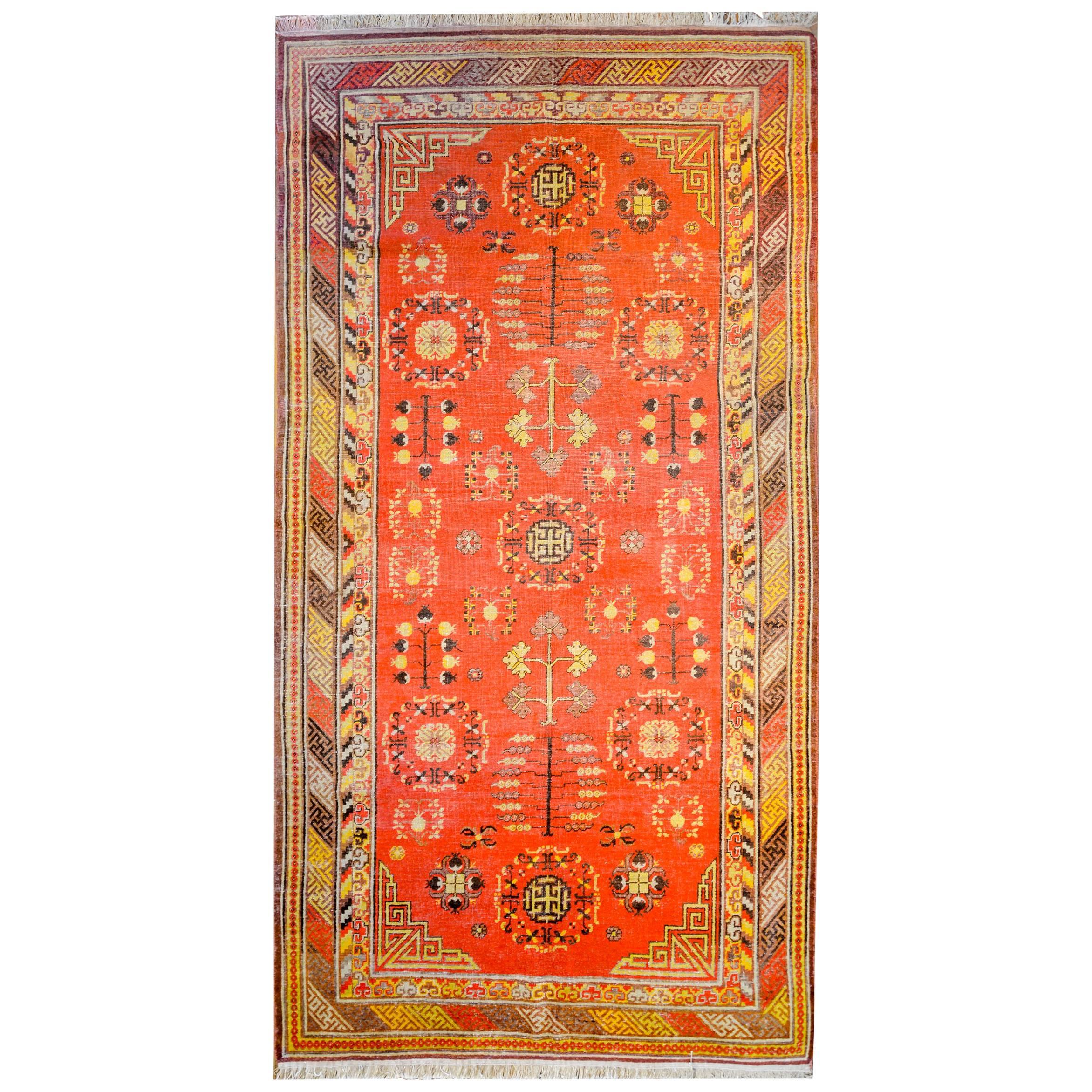 Schöner Khotan-Teppich aus dem frühen 20. Jahrhundert