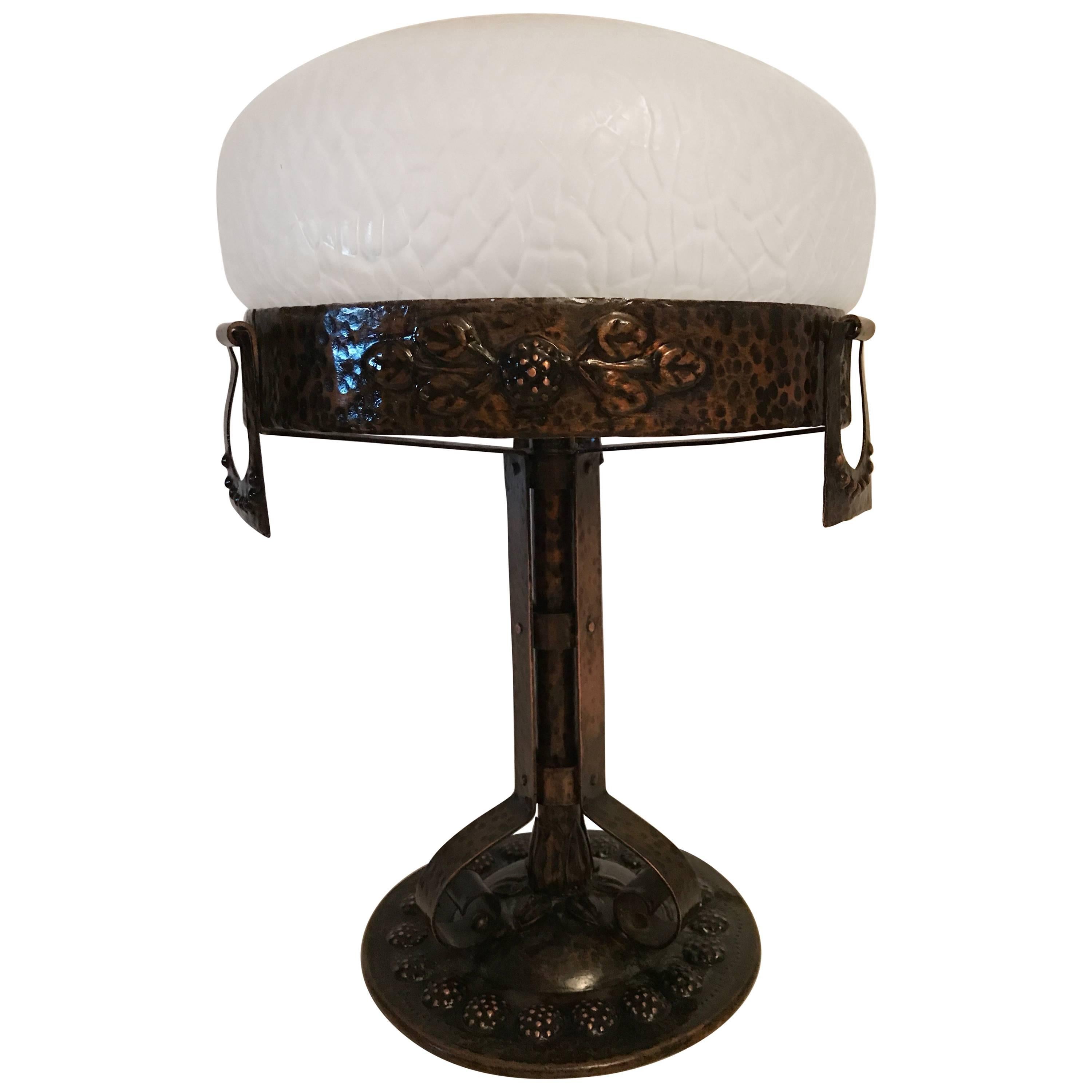 1915 Swedish Art Nouveau Jugendstil Copper and Glass Table Lamp For Sale