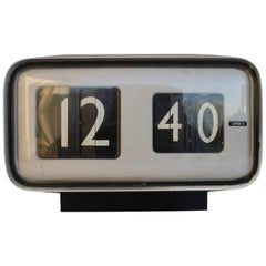 Vintage Cifra 12 Clock by Gino Valle for Solari Udine, 1960 for sale at  Pamono