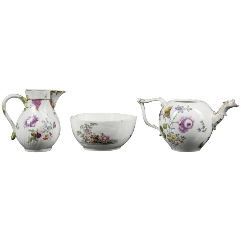 Mid-18th Century Meissen Porcelain Three-Piece Set For Mid-18th Century Meissen Porcelain Three-Piece Set For