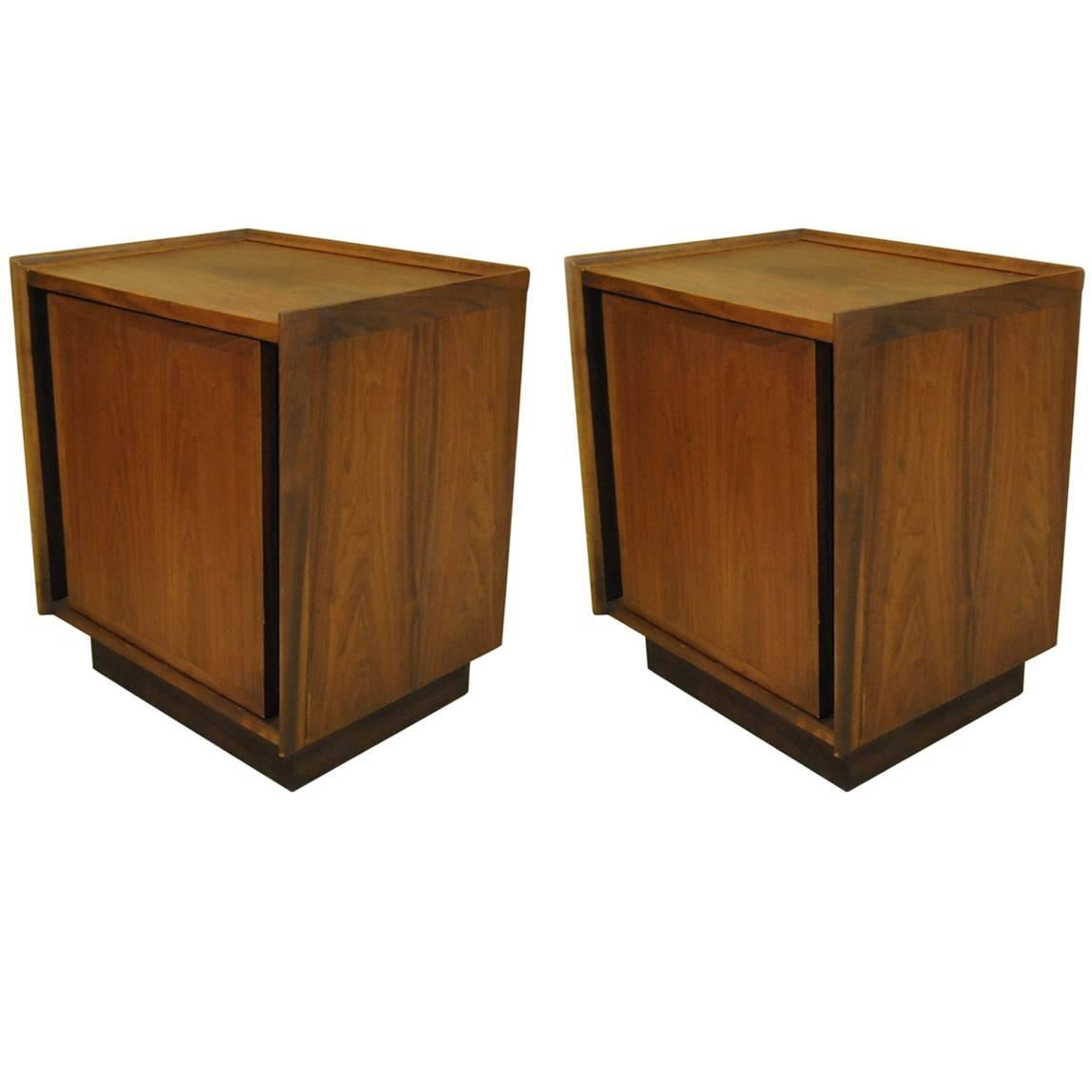 Pair of Mid-Century Modern Walnut Nightstands "Esprit" by Dillingham