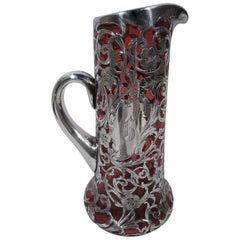 Pichet à vin en verre rouge rubis avec incrustation d'argent de style Art nouveau américain