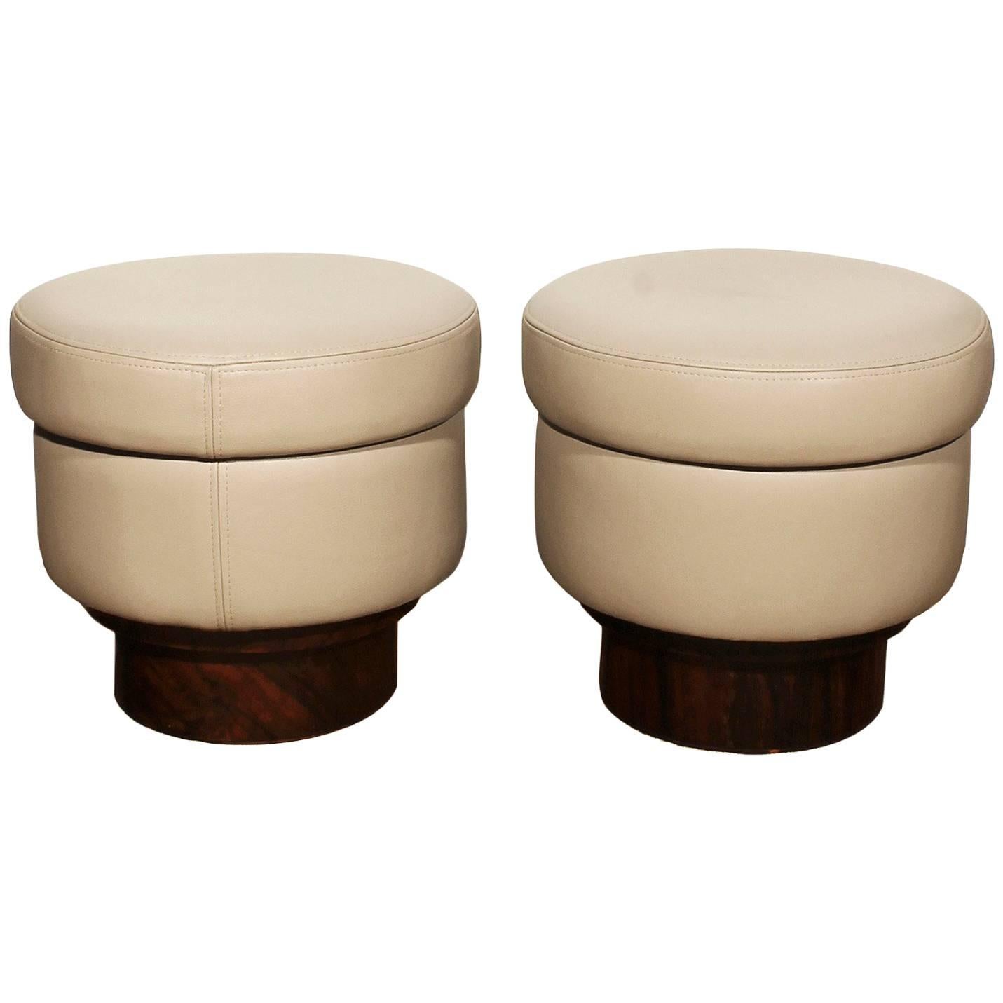 1940s Pair of Round Poufs, leather and mahogany veneer. Italy