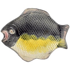 French Majolica Flat Fish Serving Platter or Shallow Bowl, 19th Century