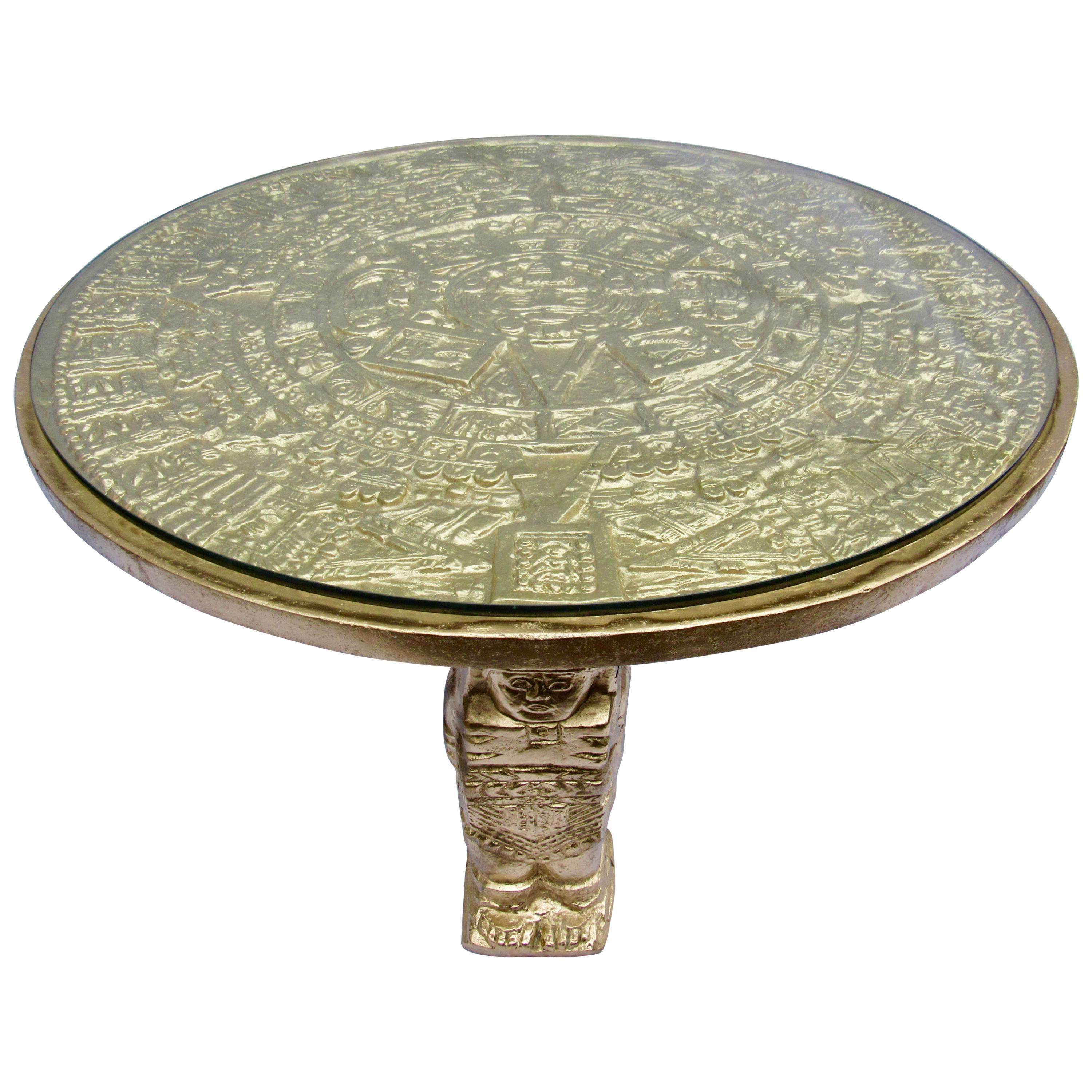 Vergoldeter Aztekenkalender-Couchtisch mit Basrelief aus Aluminiumguss, Mexikanisch, 1960er Jahre (Präkolumbisch) im Angebot