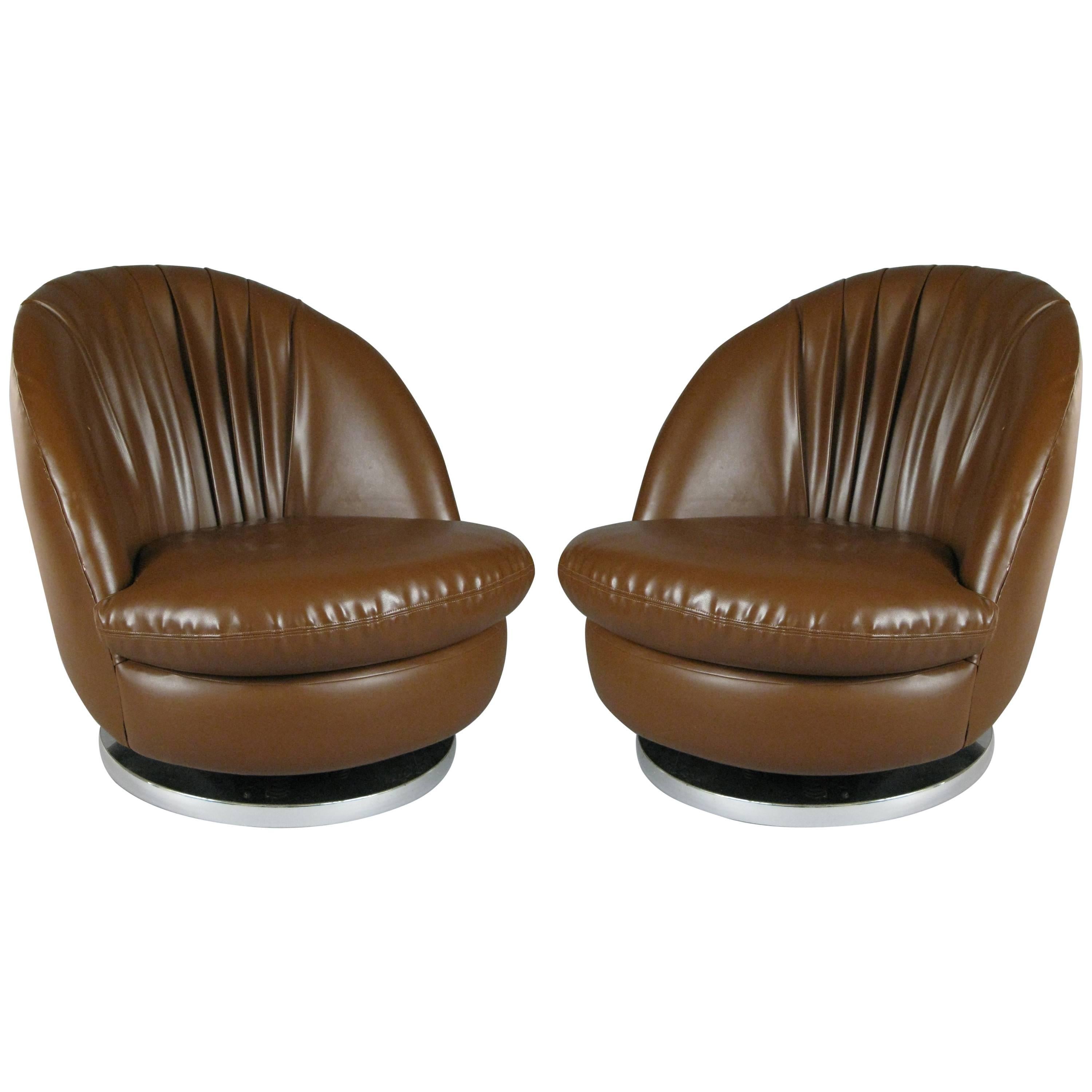 Pair of Swivel Lounge Chairs by Milo Baughman for Thayer Coggin