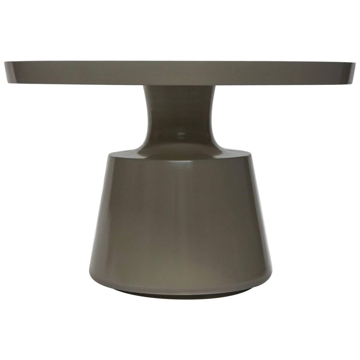 Beautiful Onda Entry Table with a Sculptural Pedestal and Lacquered Finish For Sale