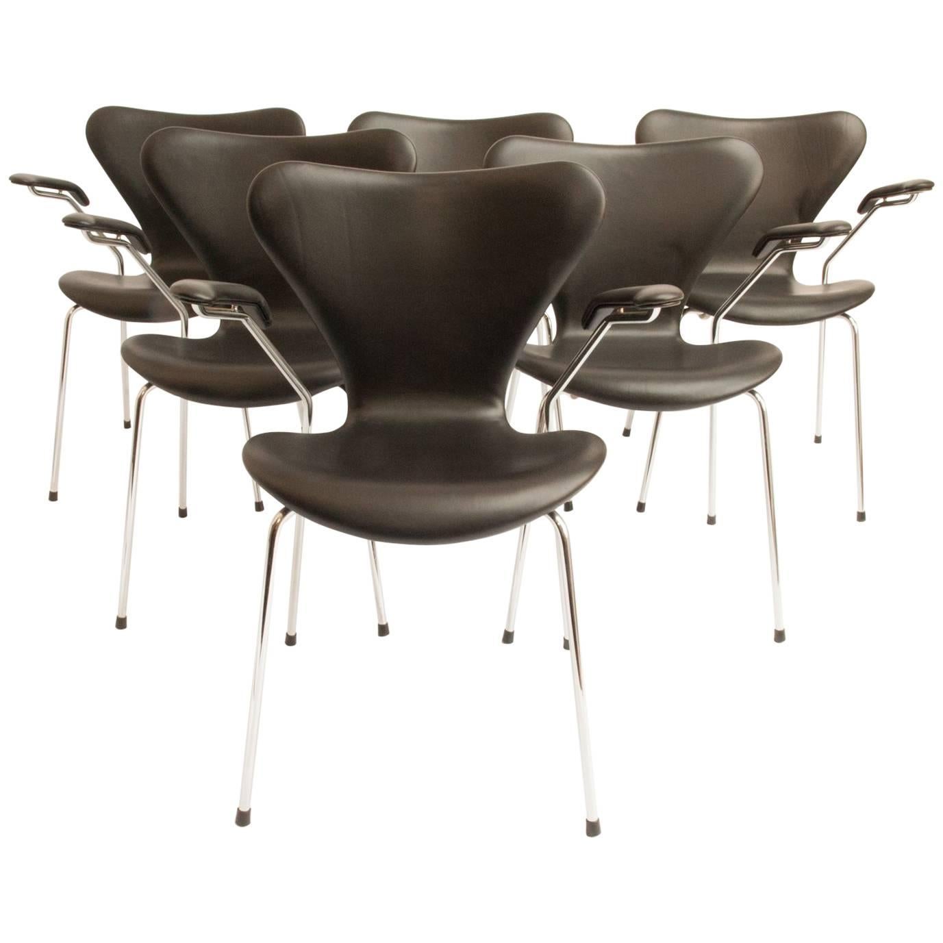 Arne Jacobsen Seven Dining Chairs Model 3207, Set of Six For Sale