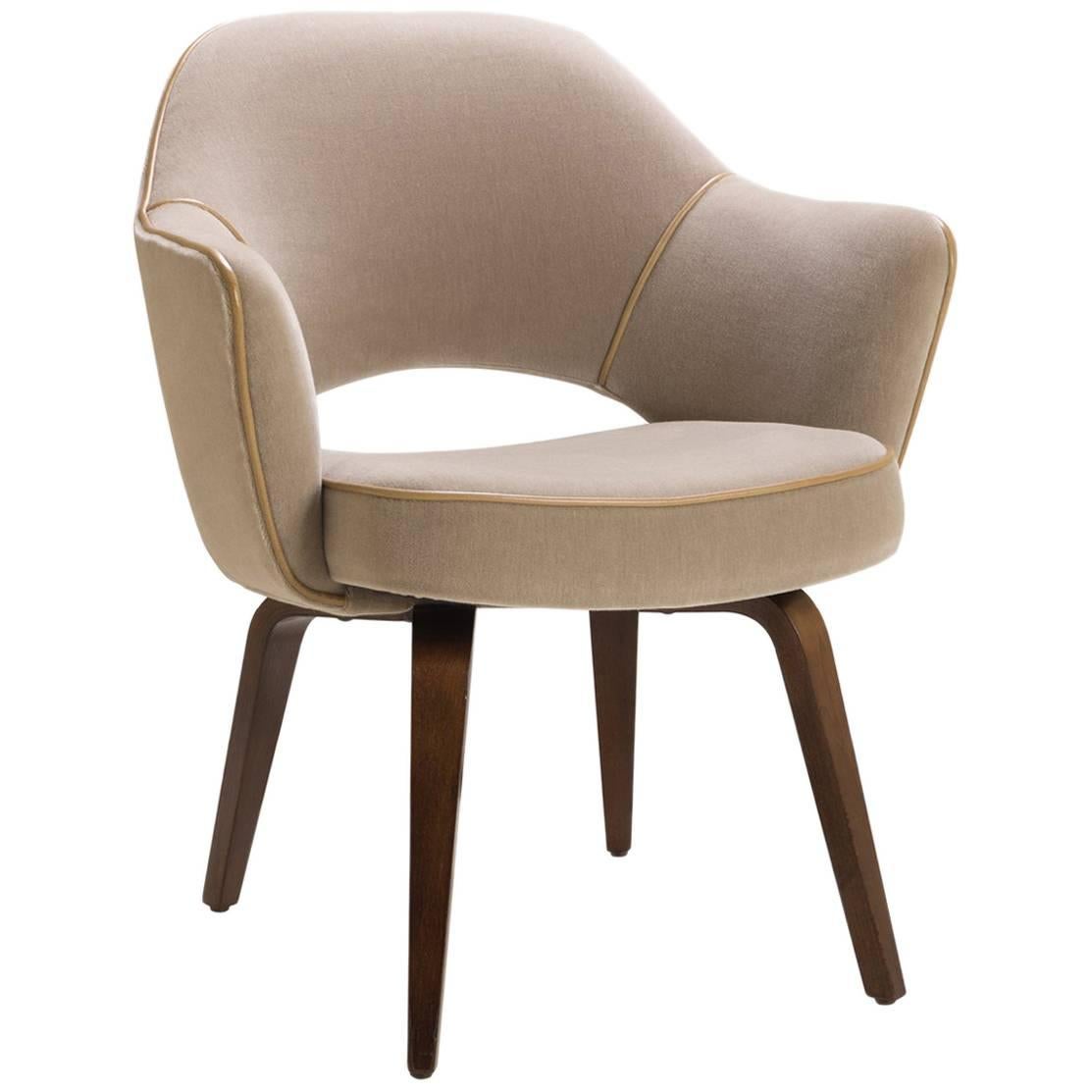 Saarinen Executive Armchair with Walnut Legs in Mohair and Leather Piping
