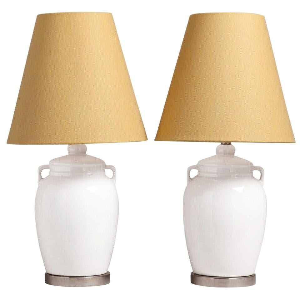 Pair of White Ceramic Urn Shaped Table Lamps, 1960s For Sale