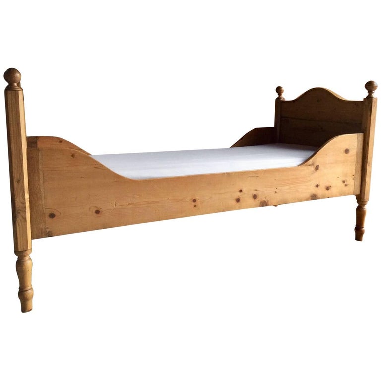 Magnificent Antique Solid Pine Daybed Single Bed 19th Century Victorian
