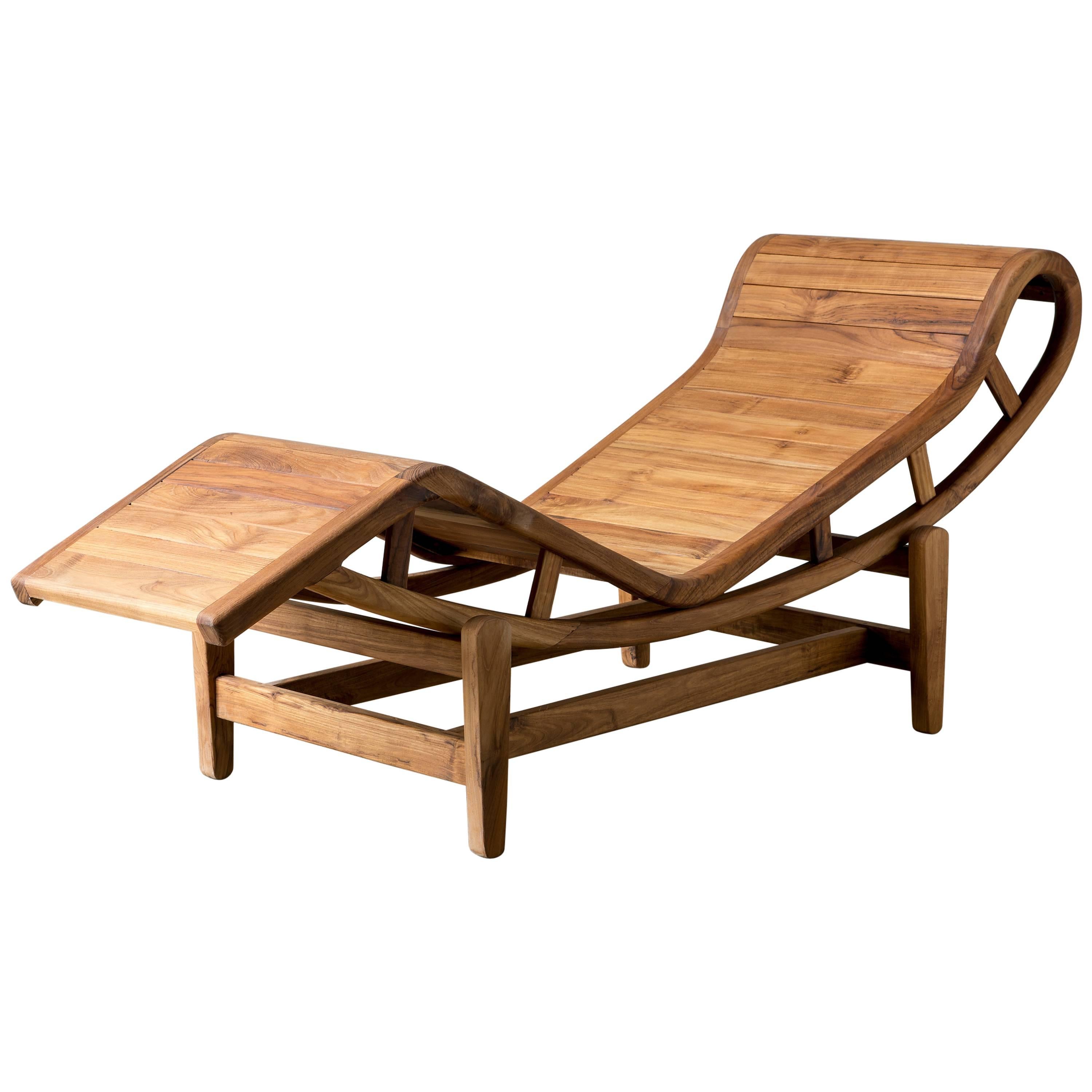 21st Century Lounger in Teak Wood, after Le Corbusier, LC4 For Sale