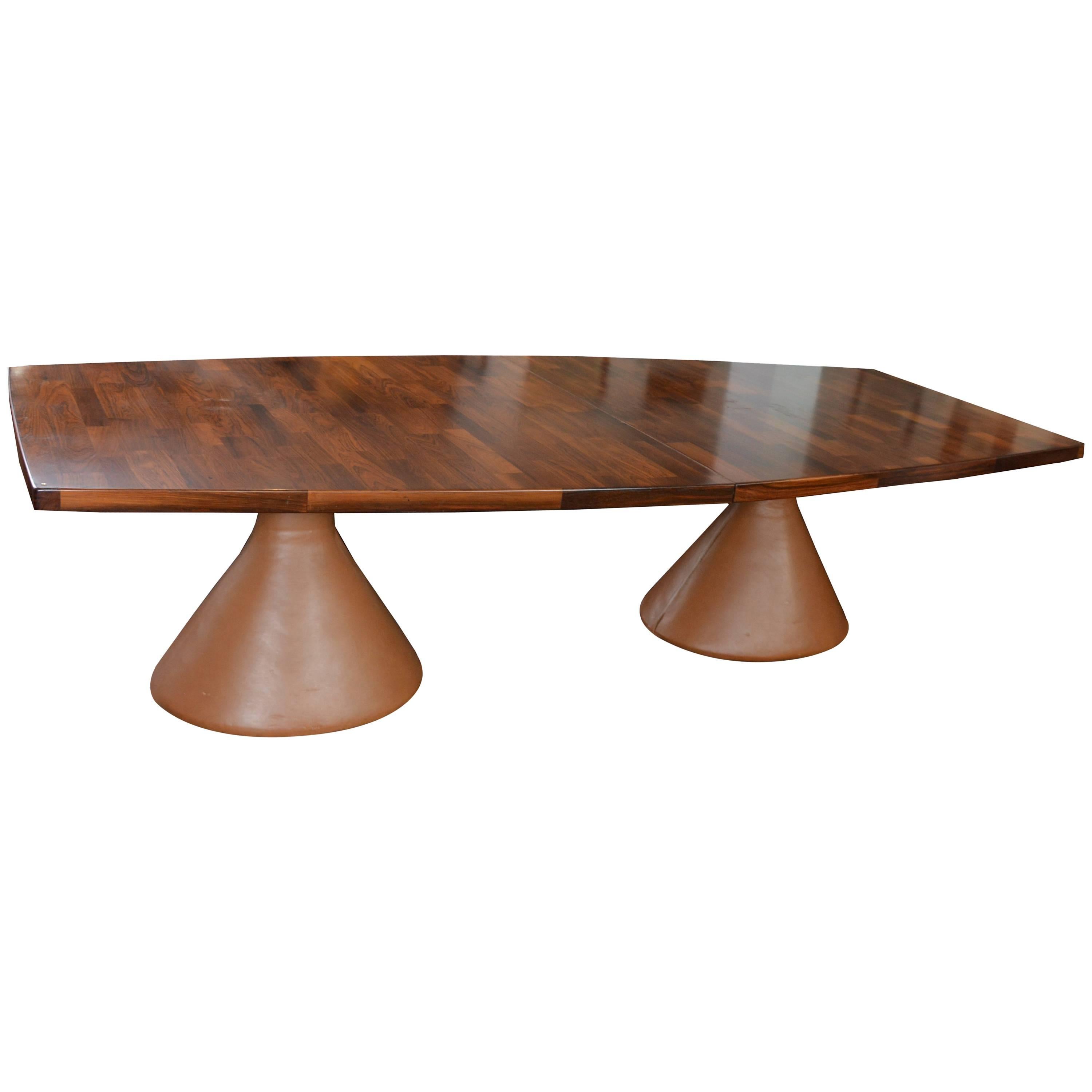 "Guaruja" Dining Table by Jorge Zaszupin For Sale