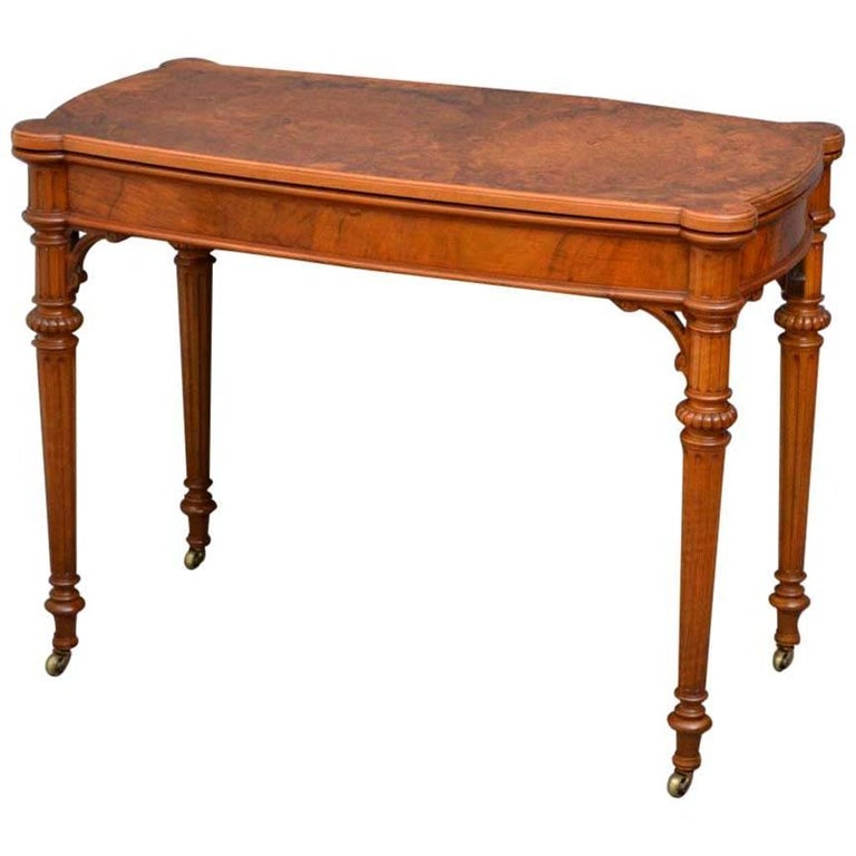 Victorian Burr Walnut Table For Sale at 1stDibs