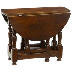 Late 19th Century Small Oak Gateleg Side Occasional Table