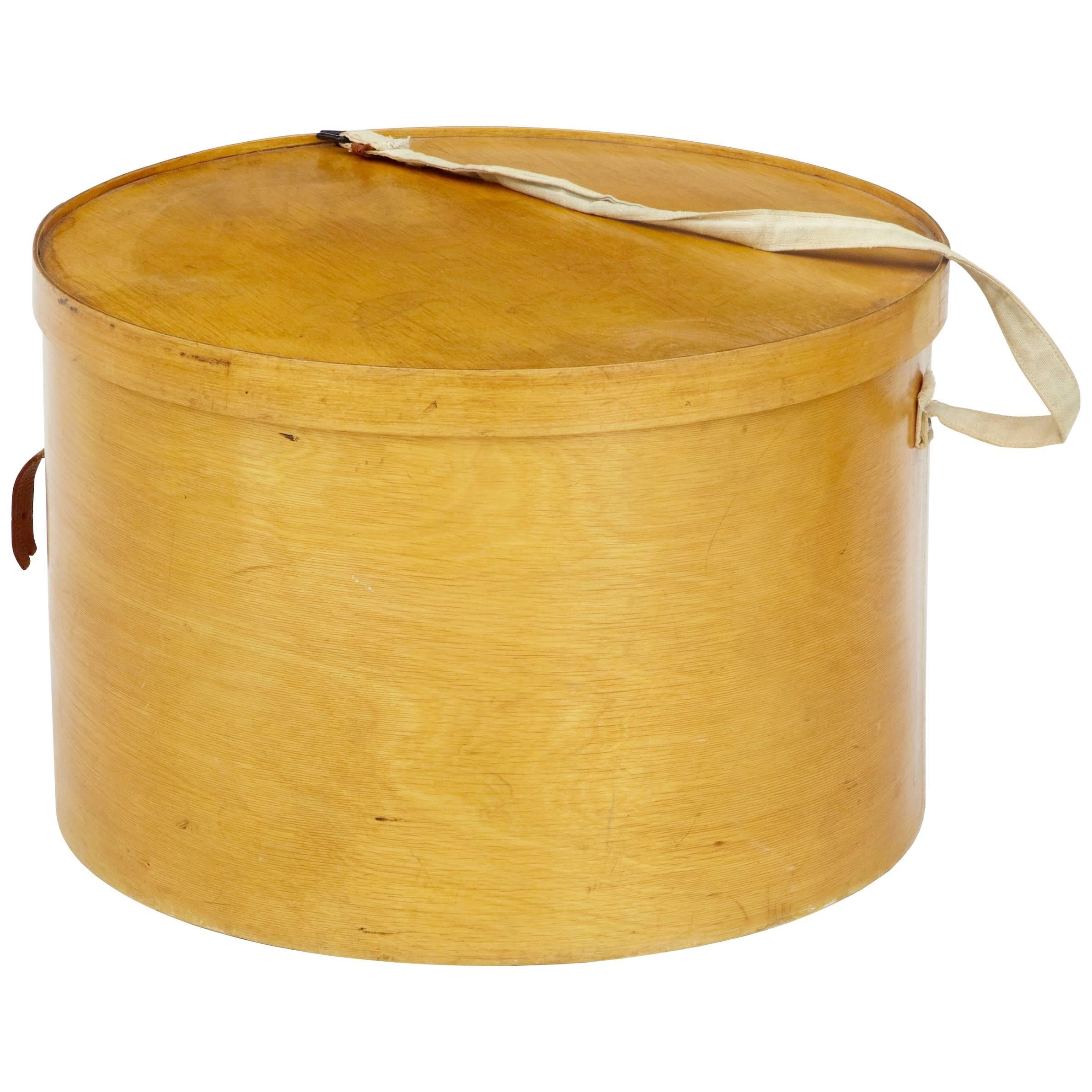 1920s Luterma Reval Birch Plywood Hat Box