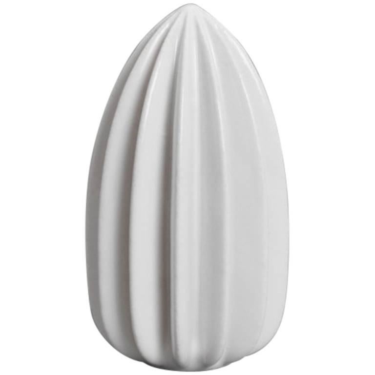 EE Medium Juicer in Contemporary 3D Printed Gloss White Porcelain For Sale