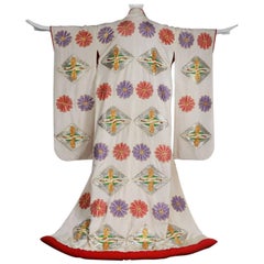 Japanese Silk Embroidered Uchikake Formal Wedding Kimono Vintage