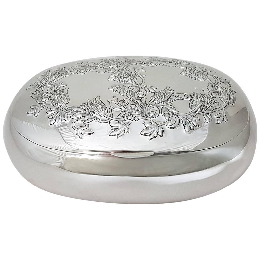 20th Century Italian Sterling Silver Ceased Table Box For Sale