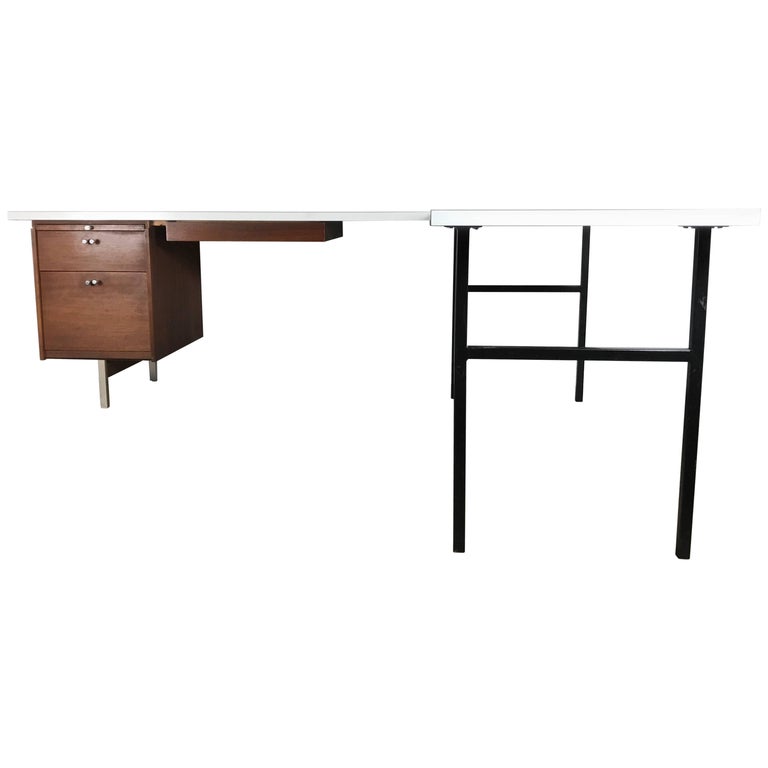 Mid Century Modern L Shape Desk In The Manner Of Florence Knoll By Leopold