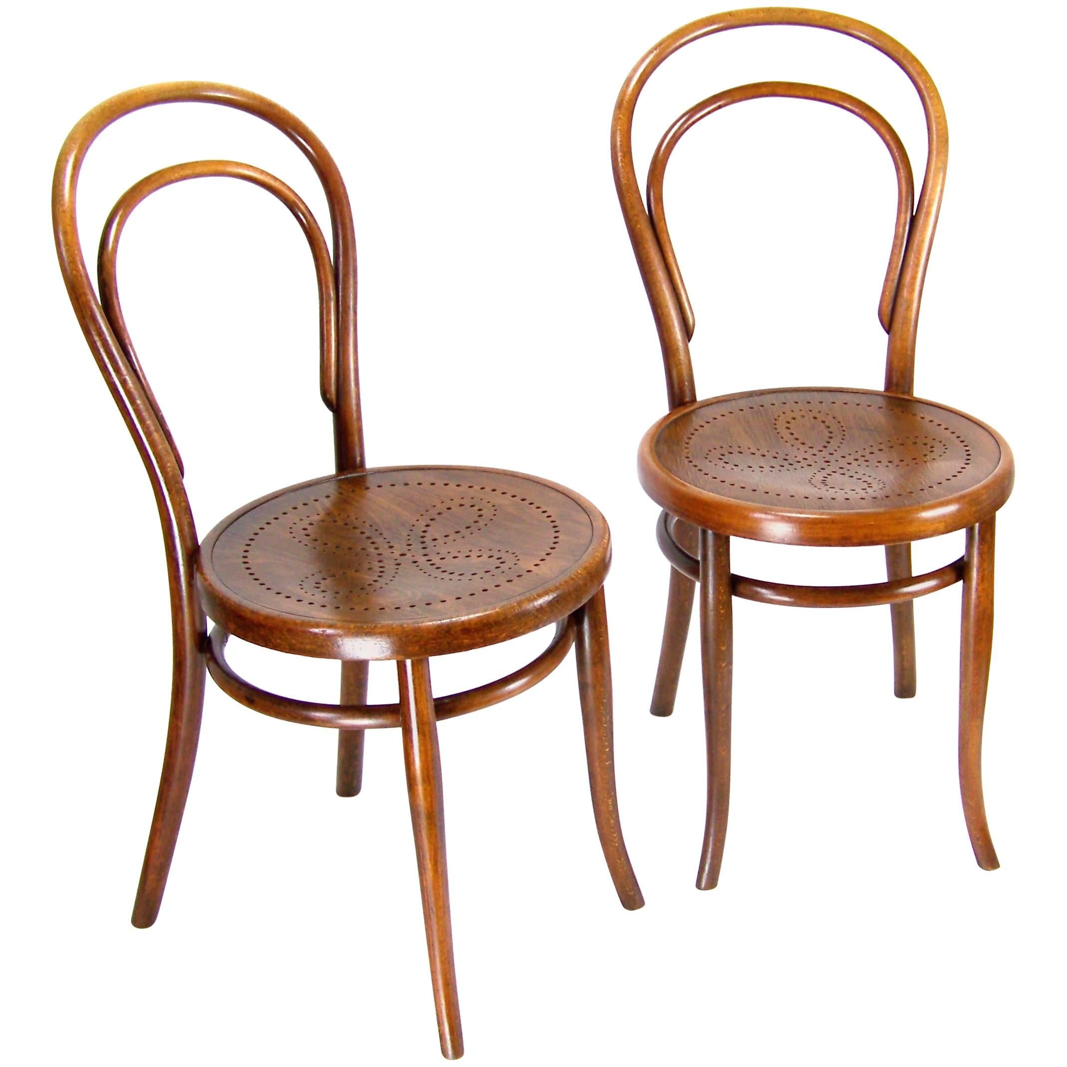 Pair of Viennese Chair Thonet Nr.14, circa 1900