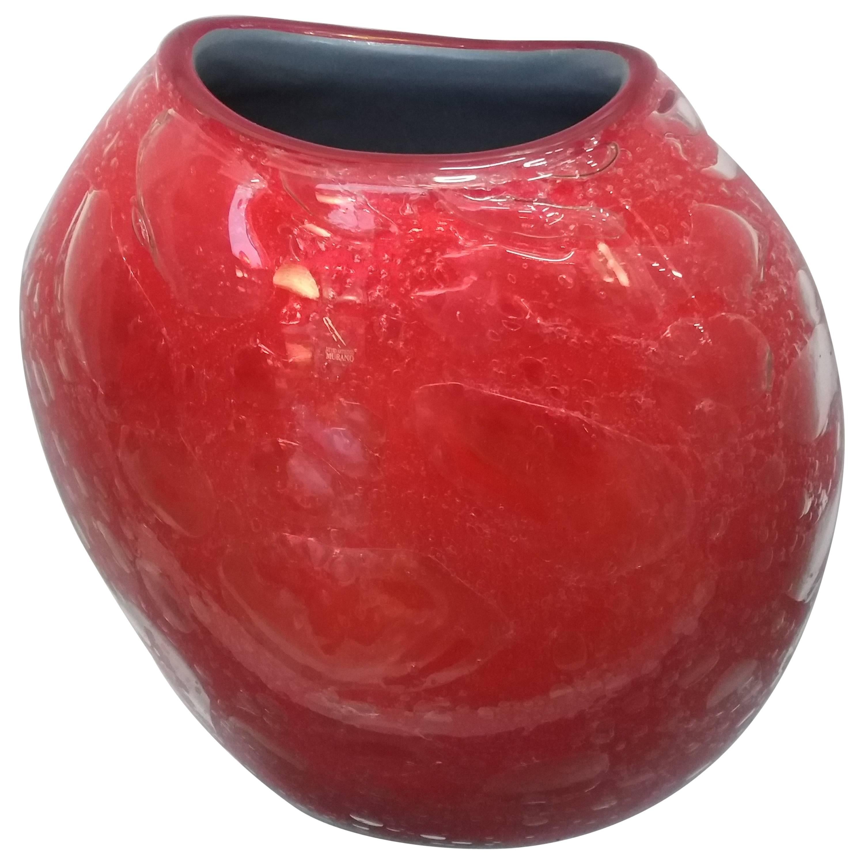 Italian handcraft red "pulegoso" blown glass vase For Sale
