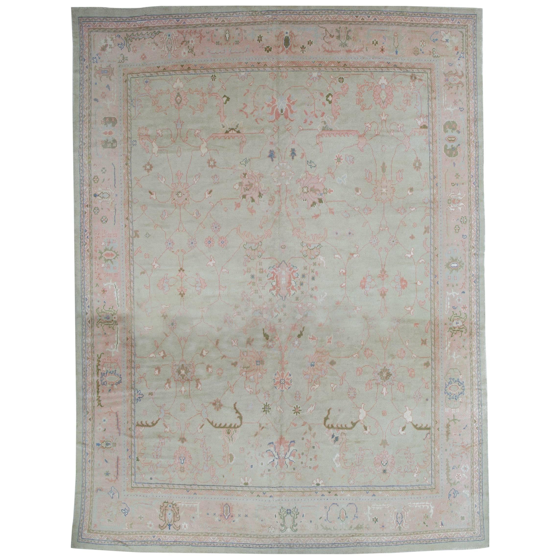 Antiker antiker Oushak-Teppich, handgefertigter türkischer Teppich, Celadon, Beige, weiches Taupe im Angebot