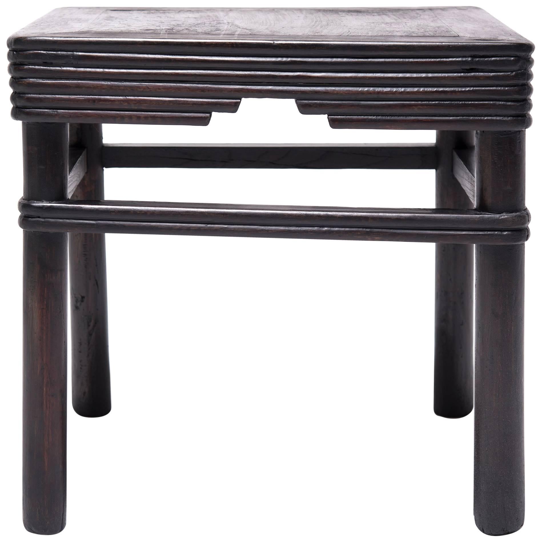 Tabouret carré chinois en laque noire, vers 1850