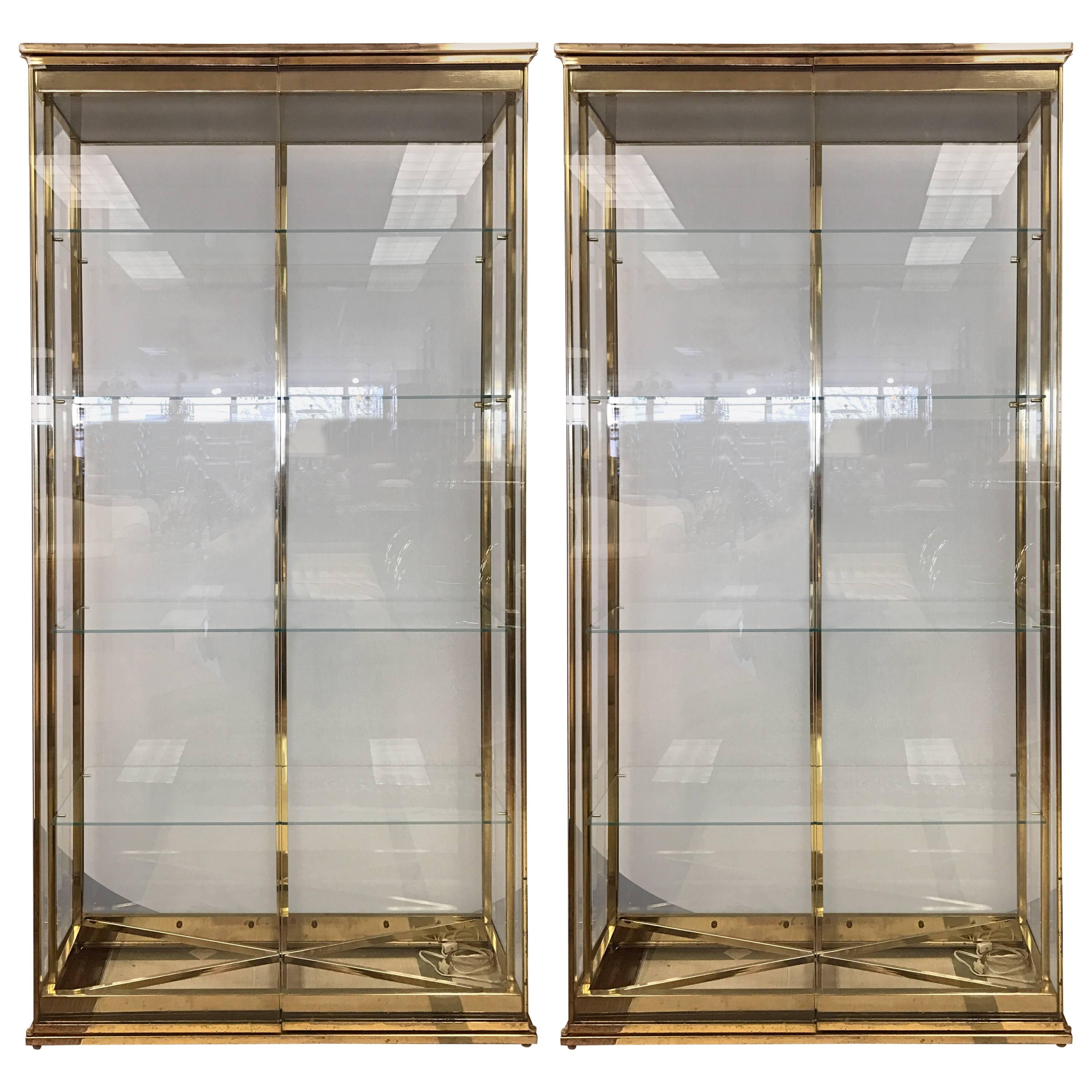 Mastercraft Brass and Glass Curio Cabinets Display Cases Vitrines, Pair