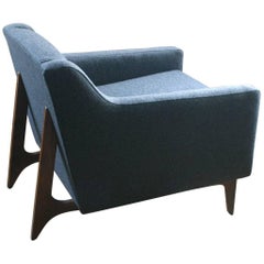 Modern Upholstered Lounge Chair with Walnut Base and Tufted Seat Back