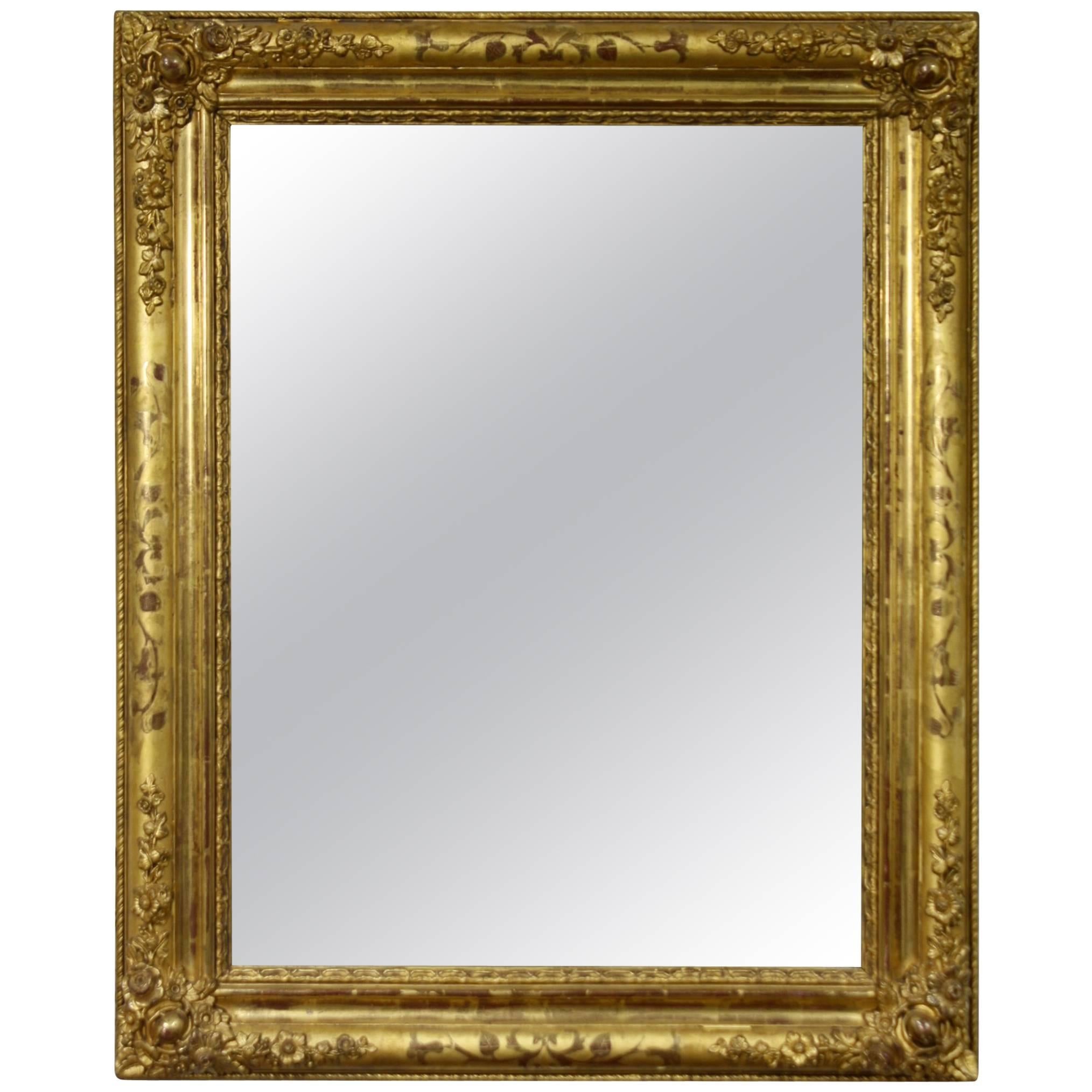 Miroir français d'époque Charles X en bois doré en vente