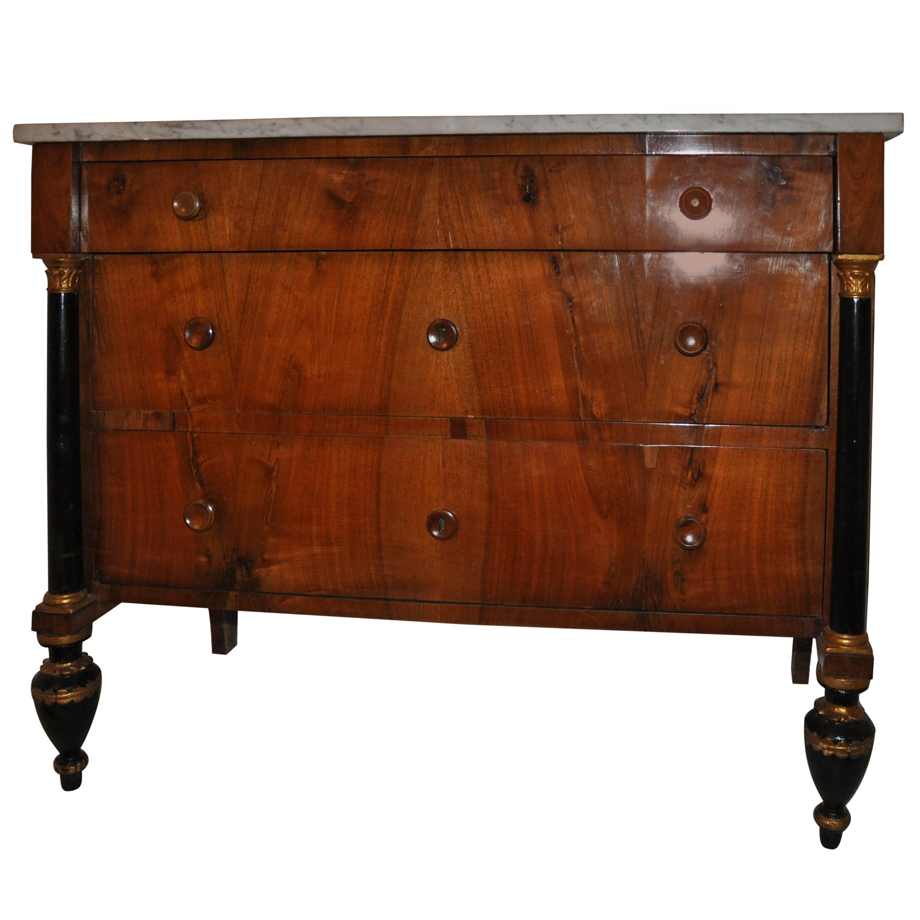 19th Century Florentine Commode in Walnut with Top in Carrara White Marble For Sale