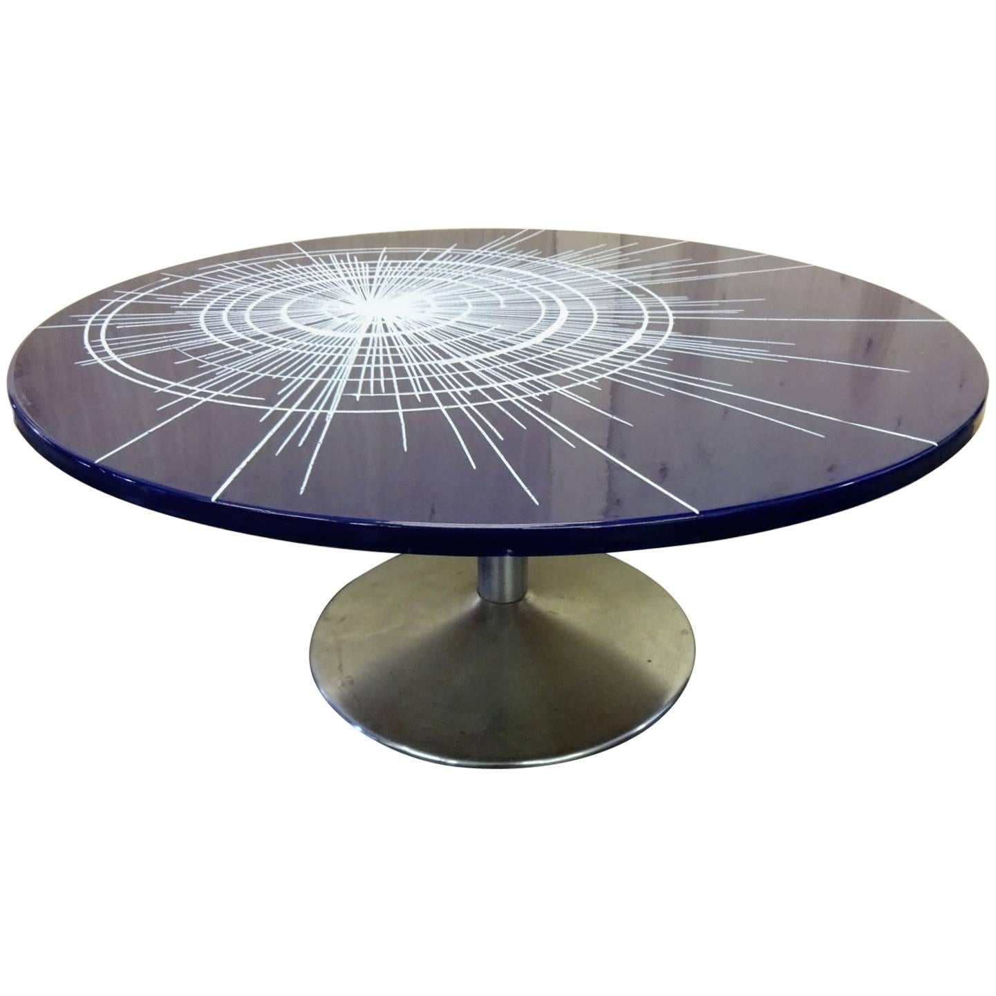 Table en métal émaillé bleu en vente