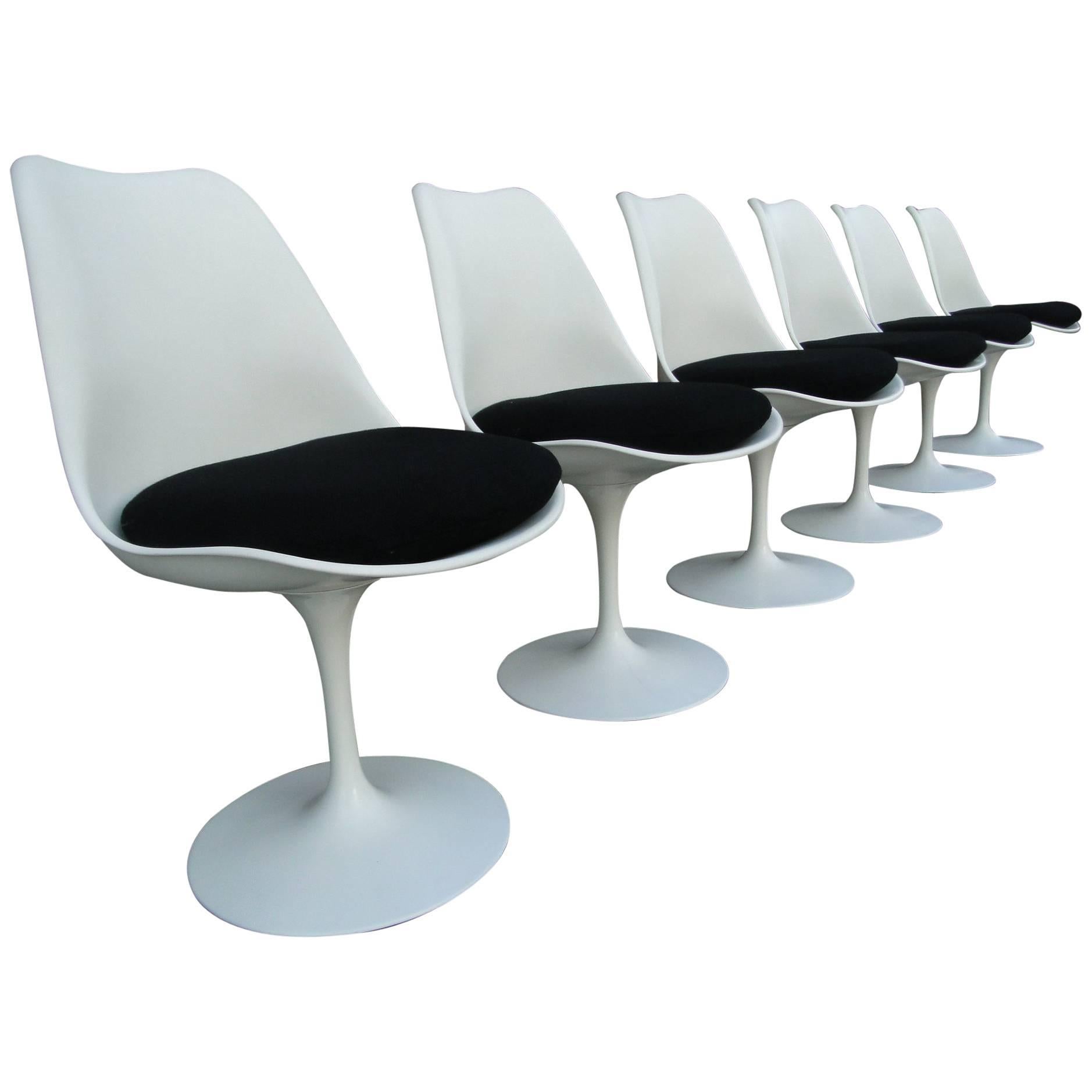 Eero Saarinen Set of Six Swivel Tulip Chairs for Knoll International For Sale