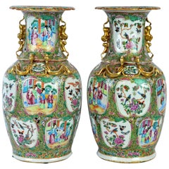 Pair of Lovely Chinese 19th Century Rose Medallion Vases with Gilt Lizards