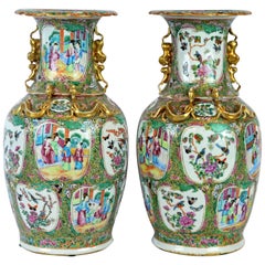 Pair of Lovely Chinese 19th Century Rose Medallion Vases with Gilt Lizards