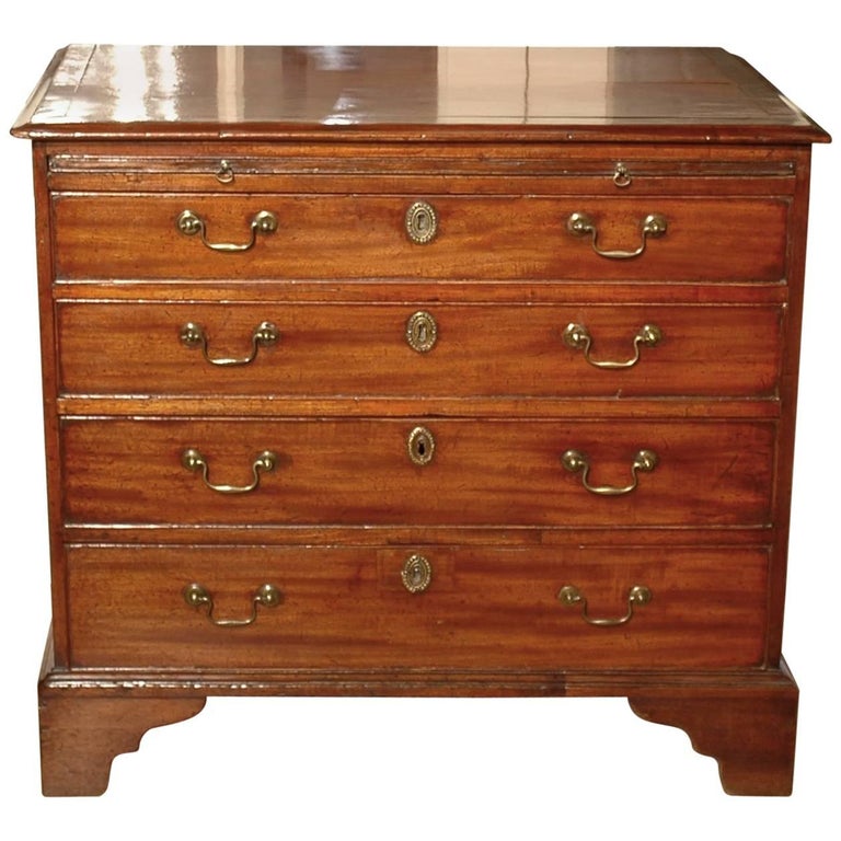 18th Century Small Mahogany Bachelor Chest of Drawers For Sale