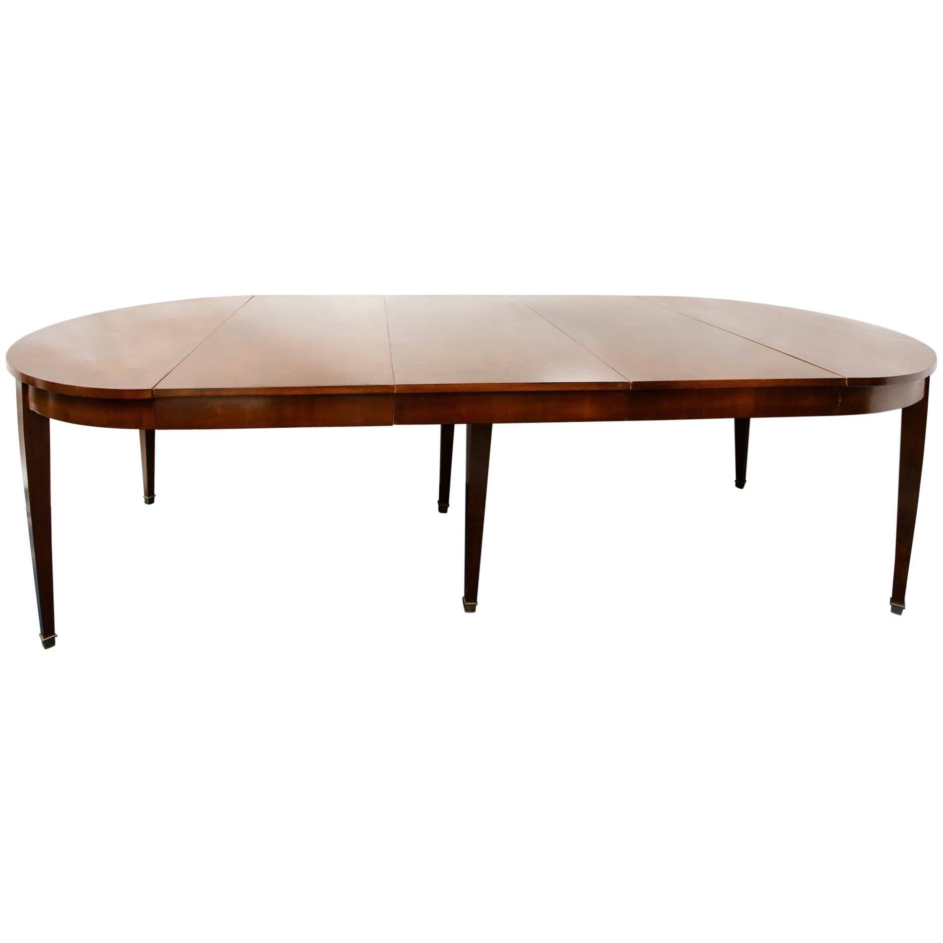 A Mahogany Extendable Dining Table 