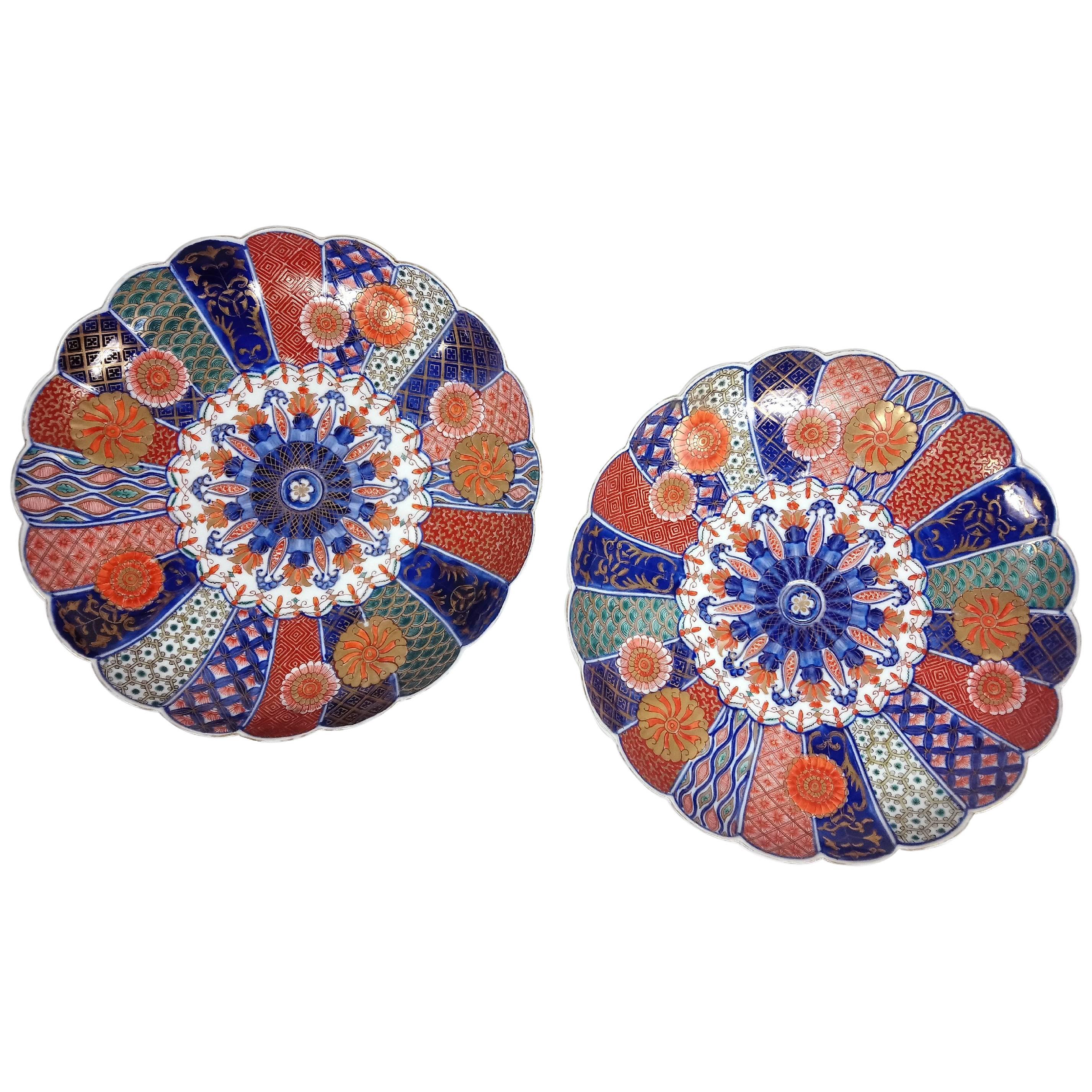 Fine Pair of 19th Century Meiji Period Japanese Scalloped Imari Pottery Dishes