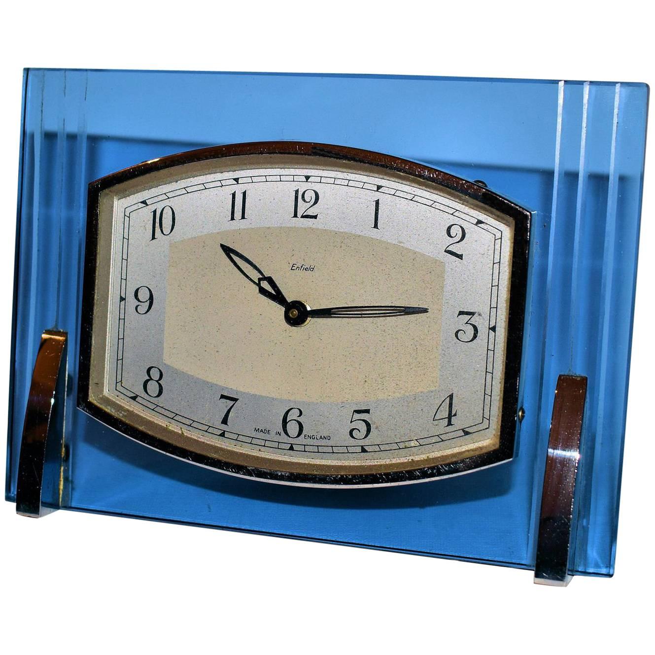 Englische englische Art-Déco-Uhr aus blauem Glas und Chrom aus den 1930er Jahren von Enfield