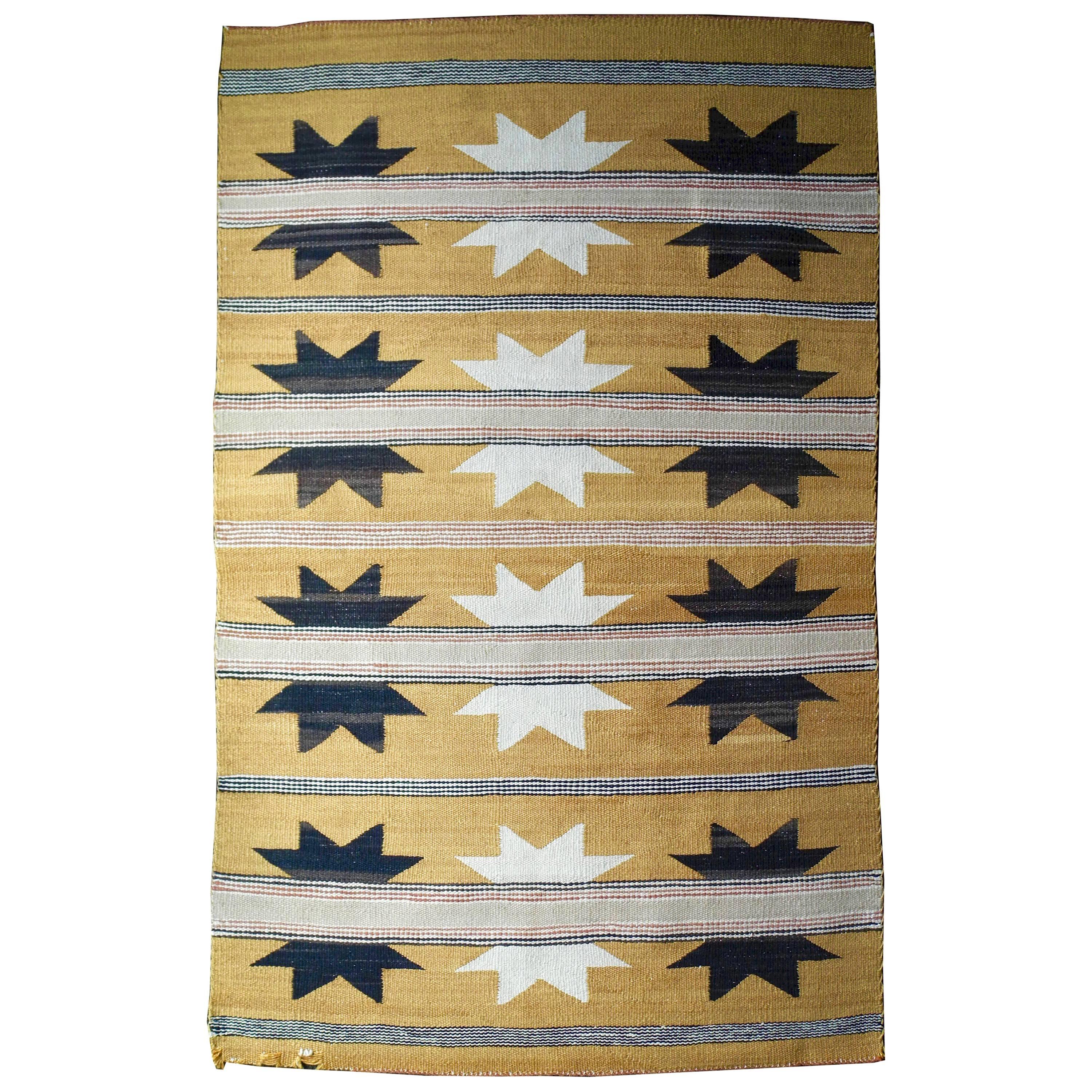Handwoven Native American Navajo Wool Rug, 1930s For Sale