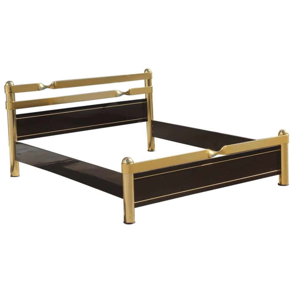 Bett im italienischen Design, 1970er Jahre, Schwarz und Gold, sehr elegantes Stück im Angebot