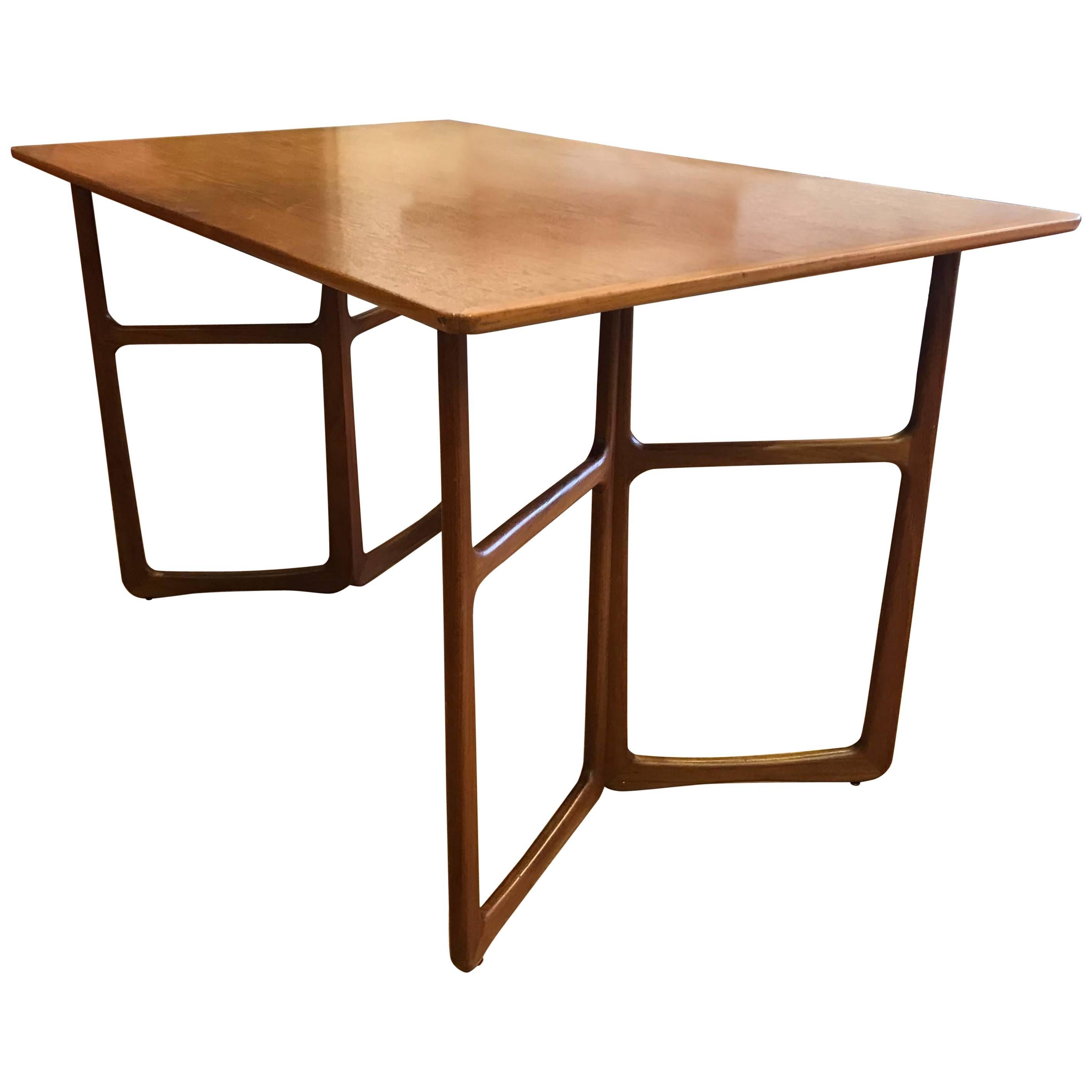 Dining Table Attributed to Peter Hvidt For Sale