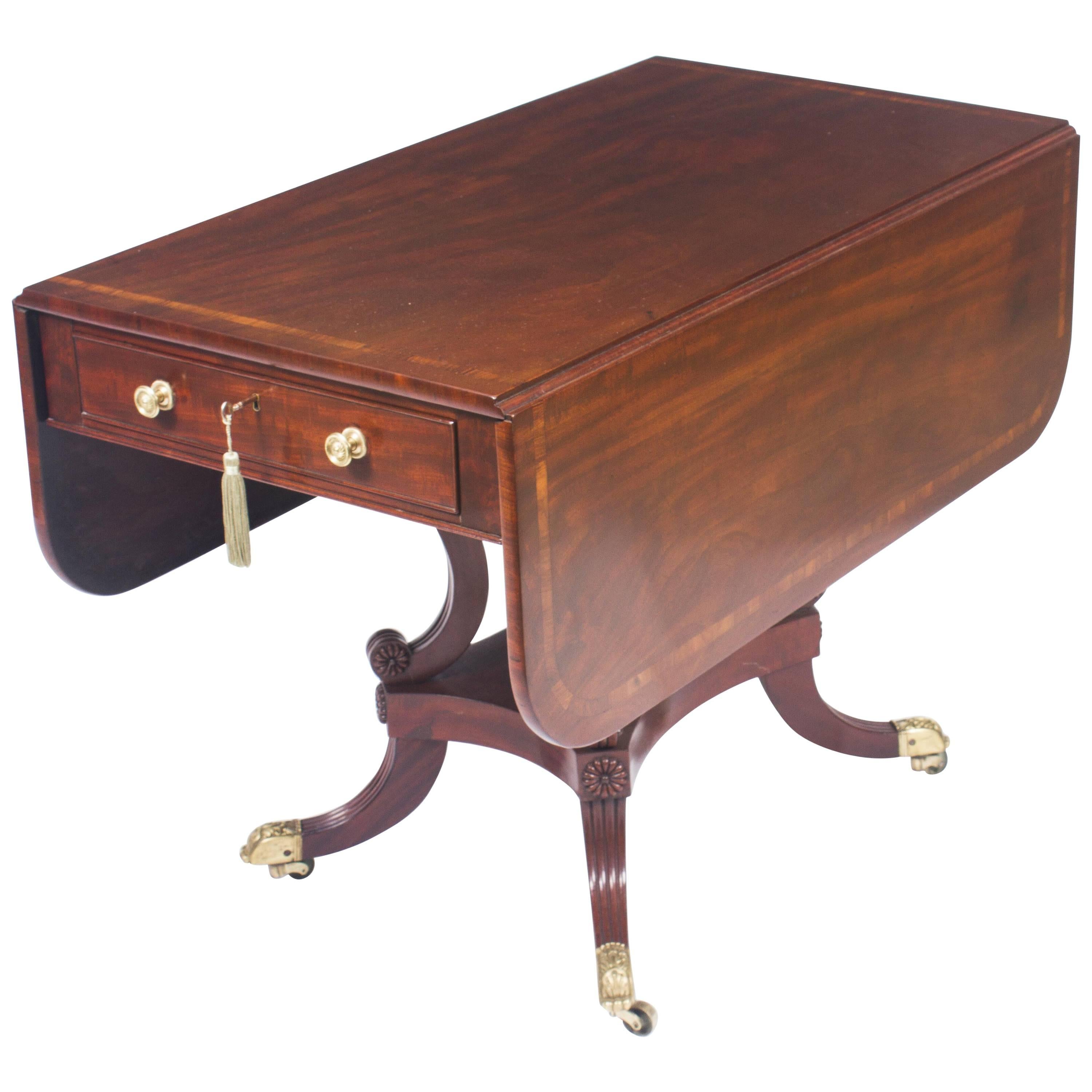 Table George III Pembroke de style Régence du 19ème siècle Coussins de table